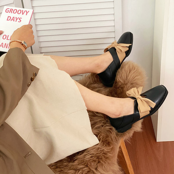 Model nou de pantofi de dama din piele cu panglica - doua culori