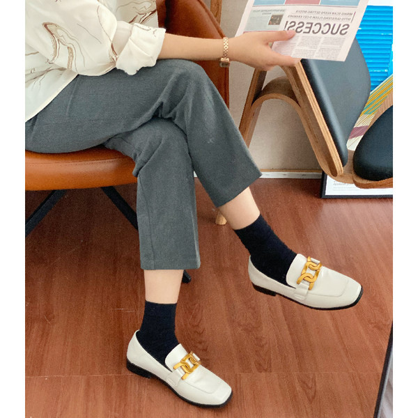 Pantofi casual de dama din piele cu catarama metalica si toc