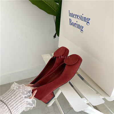 Sieviešu ikdienas apavi no eko zamšādas ar zemu biezu papēdi