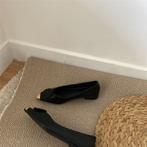 Sieviešu ikdienas apavi melnā krāsā - vairāki modeļi