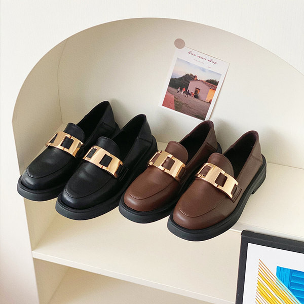 Pantofi casual dama cu decor metalic si talpa plata