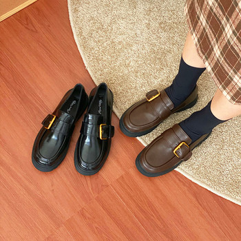 Ежедневни дамски кожени обувки с катарама в черен и кафяв цвят