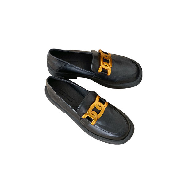 Noapaļoti ikdienas apavi no eko ādas ar metāla apdari