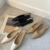 Modernas sieviešu smailas kurpes no eko ādas