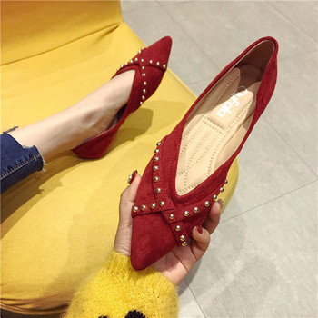 Заострен модел дамски ежедневни обувки с нитове - два цвята