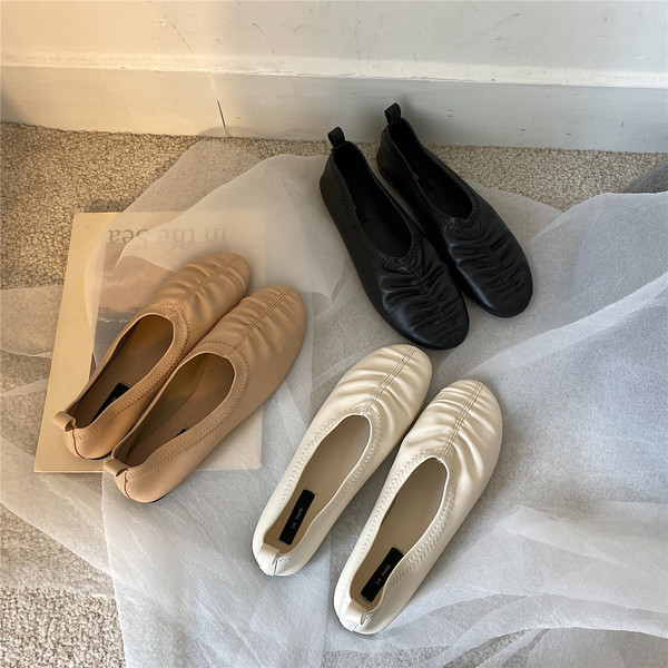 Ikdienas apavi ar plakanu zoli - izgatavoti no eko ādas