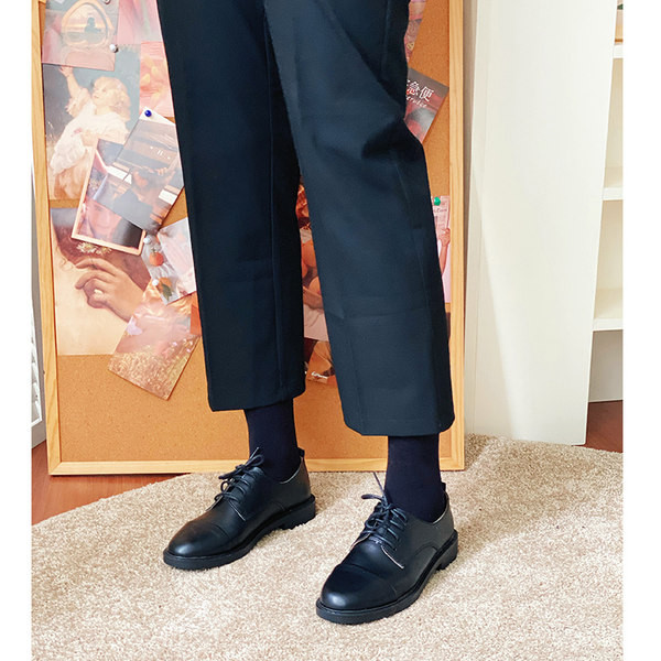 Mūsdienīgi apavi no eko ādas ar šņorēm