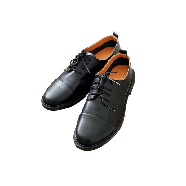 Mūsdienīgi apavi no eko ādas ar šņorēm