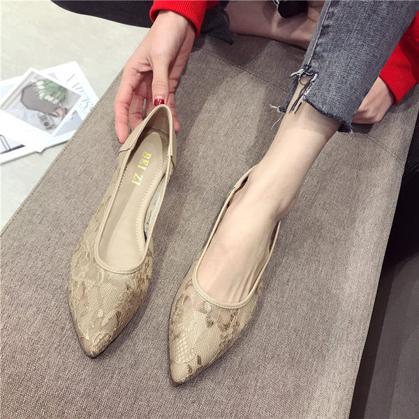 Sieviešu mežģīņu kurpes - smails modelis