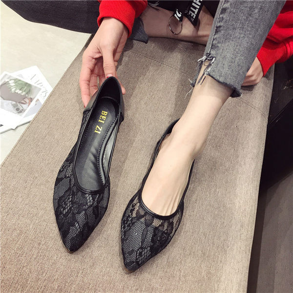 Sieviešu mežģīņu kurpes - smails modelis