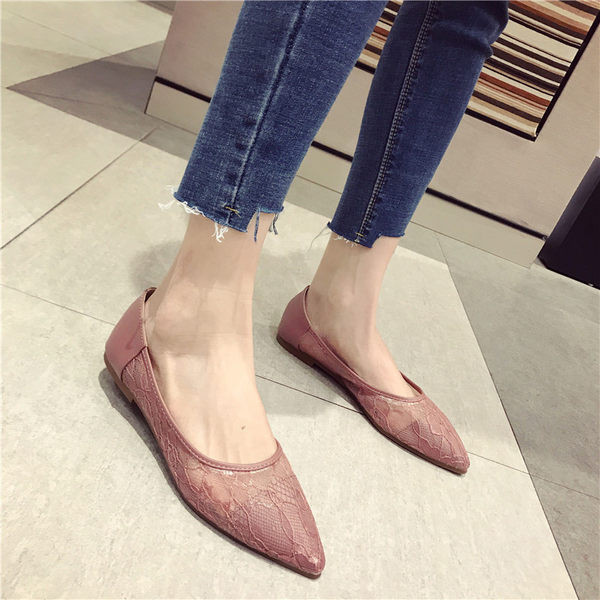 Sieviešu mežģīņu kurpes - smails modelis