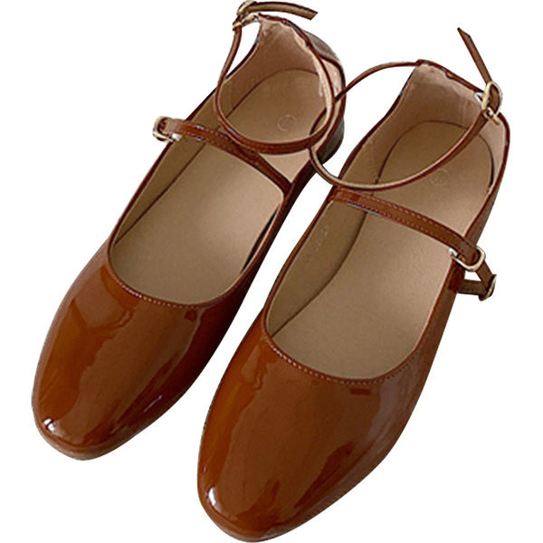 Sieviešu ikdienas apavi no lakas ar sprādzi