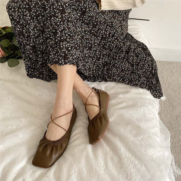 Sieviešu apavi no eko ādas ar šņorēm