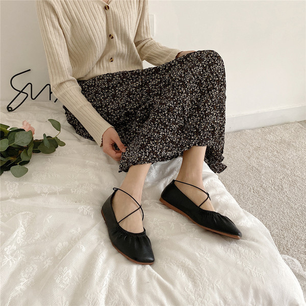 Sieviešu apavi no eko ādas ar šņorēm