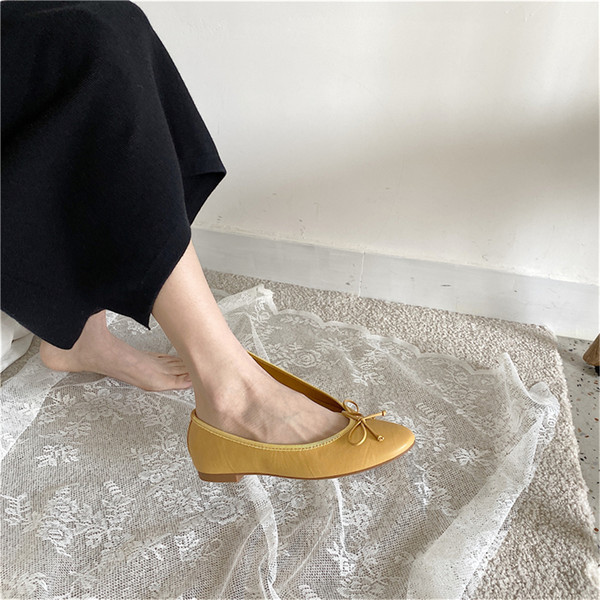Дамски модерни обувки от еко кожа с панделка