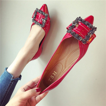 Нов модел ежедневни дамски обувки с метална декорация в три цвята