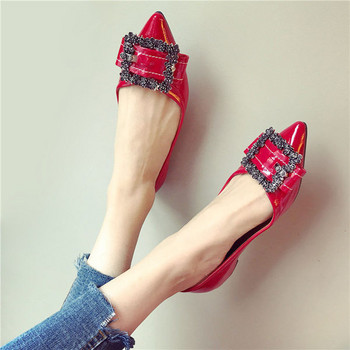 Нов модел ежедневни дамски обувки с метална декорация в три цвята
