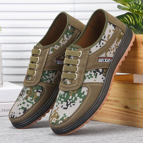 Vīriešu ikdienas apavi kamuflāžas modeļos