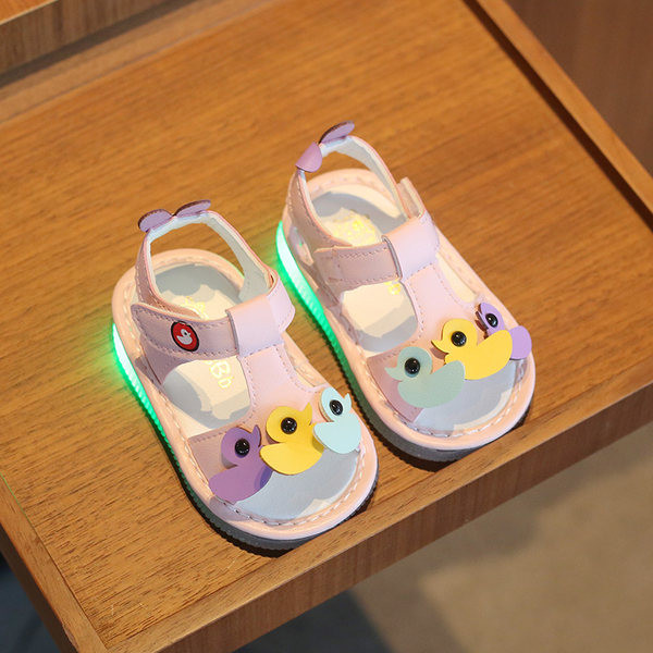 Sandale pentru bebelusi cu elemente 3D pentru fete si baieti