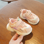 Zīdaiņu kedas ar uzlīmi zēniem un meitenēm