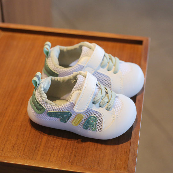 Бебешки маратонки с лепенка за момчета и момичета