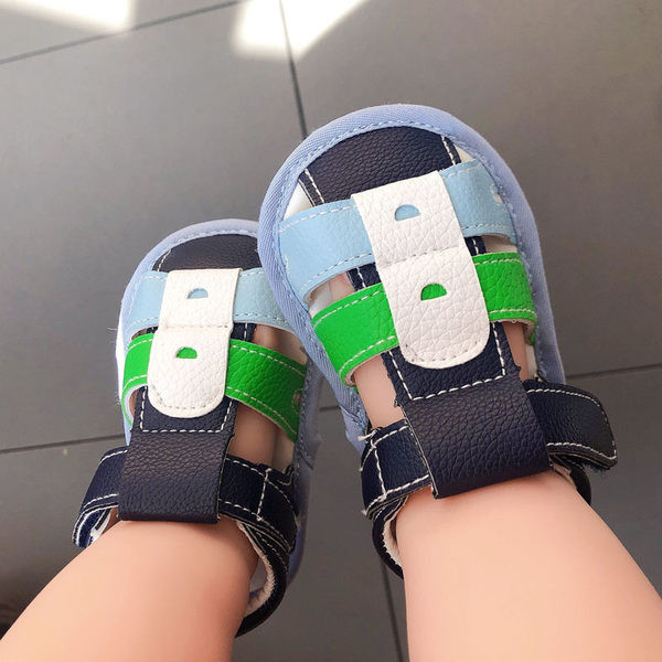 Sandale pentru bebelusi din piele ecologica cu inchidere velcro