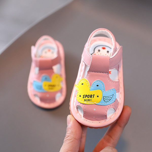 Sandale casual pentru bebelusi cu petice din piele ecologica potrivite pentru fete sau baieti