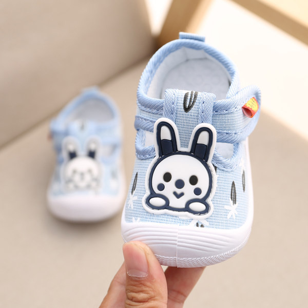 Бебешки дишащи обувки с 3D апликация