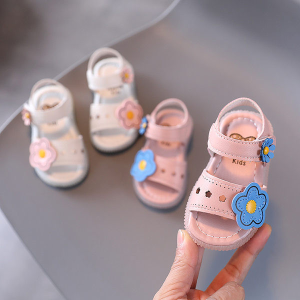 Bērnu sandales ar 3D elementu un plakanu zoli meitenēm