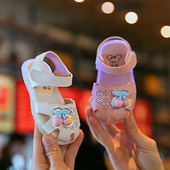 Jauns mazuļu apavu modelis no mākslīgās ādas ar uzlīmēm meitenēm