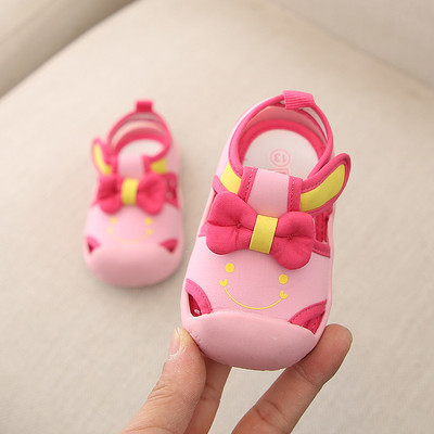 Pantofi bebelusi pentru fete si baieti - doua modele