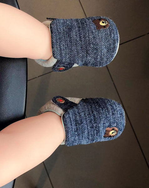 Pantofi textile pentru bebelusi cu inchidere cu velcro