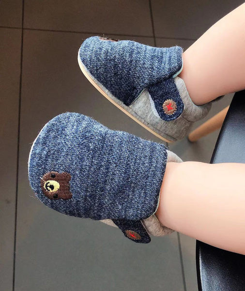 Pantofi textile pentru bebelusi cu inchidere cu velcro