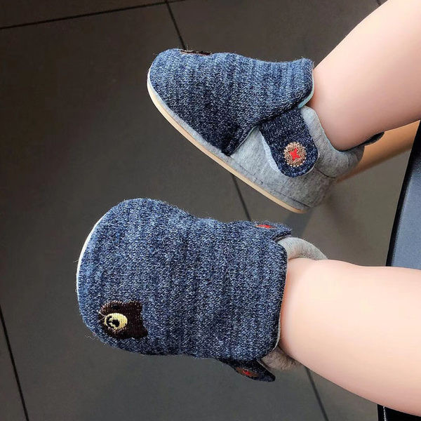 Pantofi textile pentru bebelusi cu inchidere cu velcro