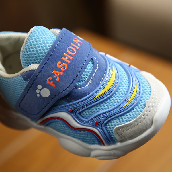 Pantofi de primavara bebelusi cu autocolant