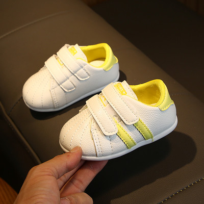 Pantofi pentru bebelusi cu autocolante potriviti pentru fete si baieti