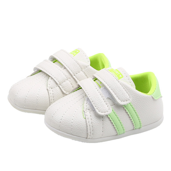 Pantofi pentru bebelusi cu autocolante potriviti pentru fete si baieti