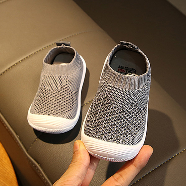 Pantofi antiderapanti pentru bebelusi in trei culori