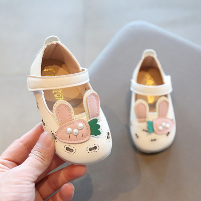 Sandale pentru bebeluși cu element 3D și autocolant pentru fete