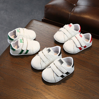 Бебешки ежедневни обувки с лепенки в два цвята