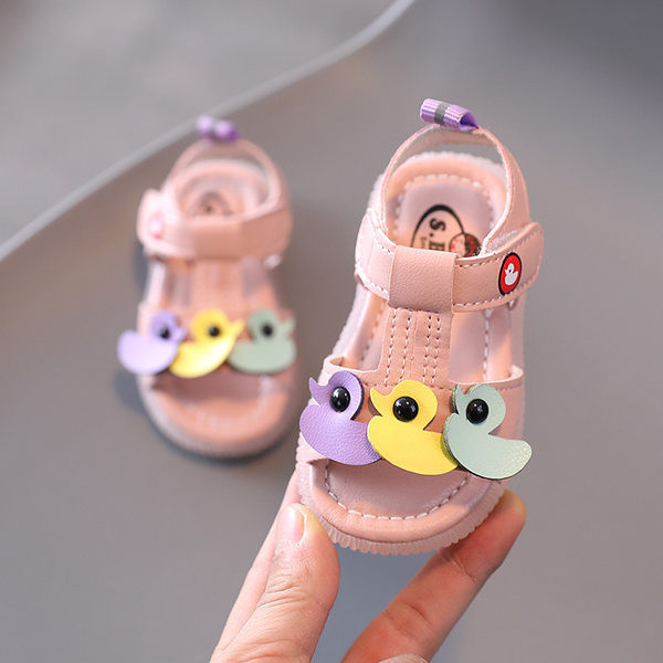 Ежедневни бебешки сандали от еко кожа с равна подметка