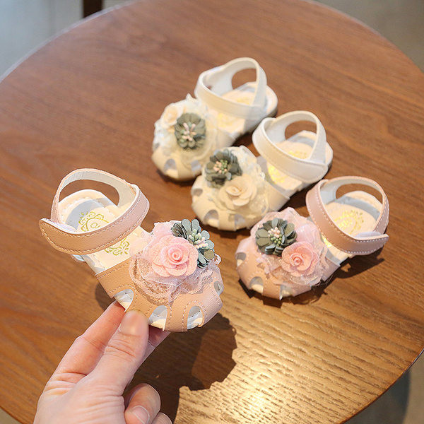 Bērnu sandales ar 3D ziediem un uzlīmi