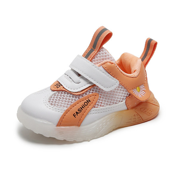 Bērnu kedas ar uzlīmi trīs krāsās