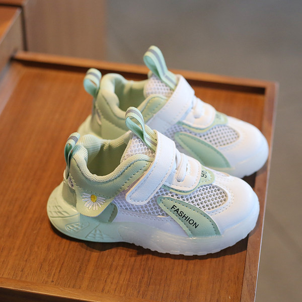 Bērnu kedas ar uzlīmi trīs krāsās