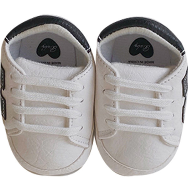 Cizme pentru bebelusi cu talpa moale si cravate