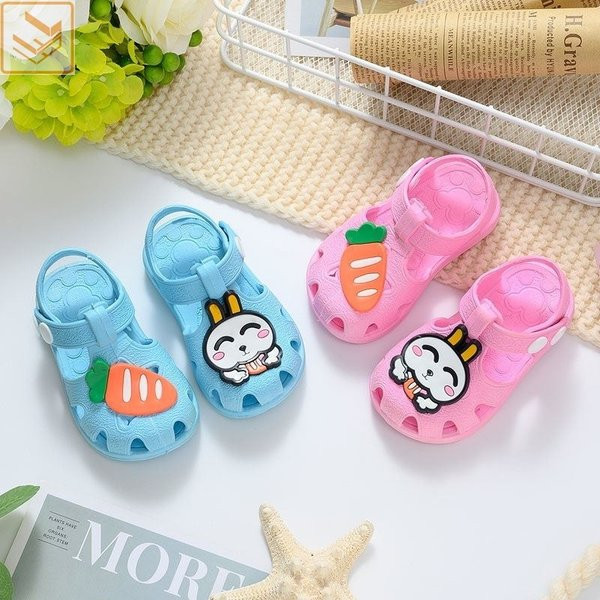 Bērnu sandales ar aplikāciju trīs krāsās