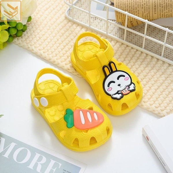 Bērnu sandales ar aplikāciju trīs krāsās