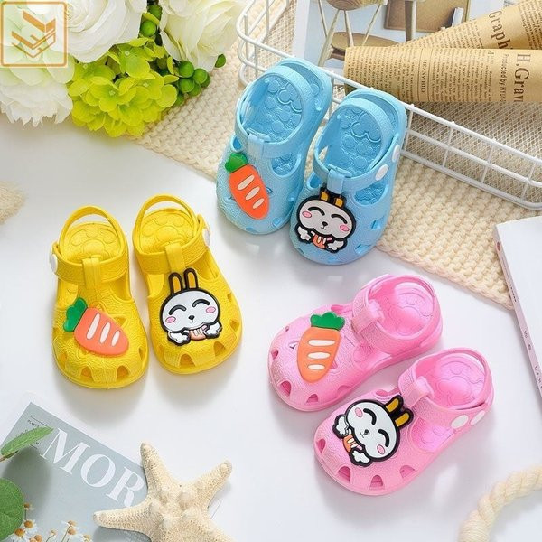 Bērnu sandales ar aplikāciju trīs krāsās