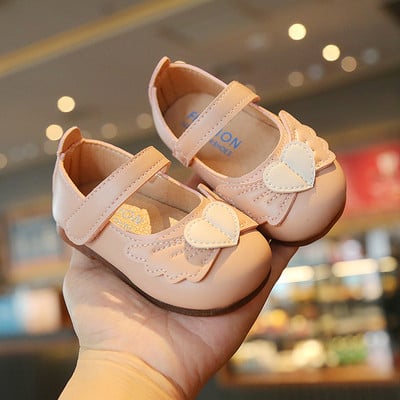 Бебешки обувки от еко кожа с велкро лепенка