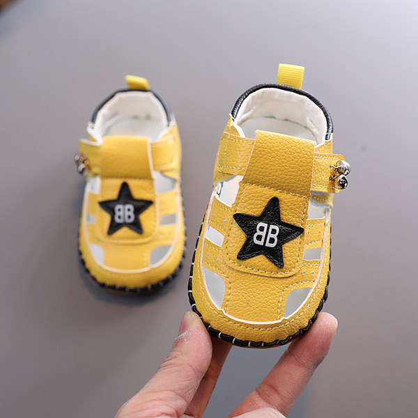 Pantofi pentru bebelusi cu talpa moale si broderie